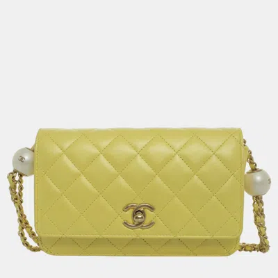 Pre-owned Chanel Twin Pearl Iridescent Wallet On Chain In Yellow
