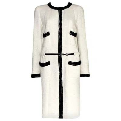 Pre-owned Chanel Unworn  Signature Tweed White And Black Coat "" Belt And Cc Logo 40