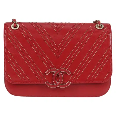 Pre-owned Chanel V-stich Red Leather Shoulder Bag ()