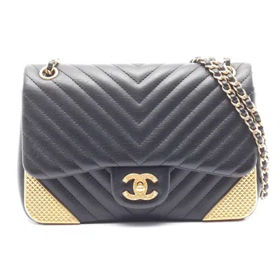 Pre-owned Chanel V-stitch Lambskin Shoulder Bag In Black