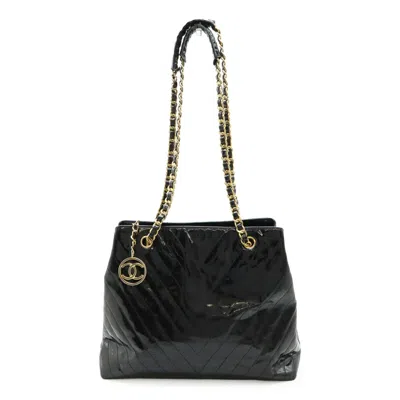 Pre-owned Chanel V Stitch Patent Leather Shoulder Bag In Black