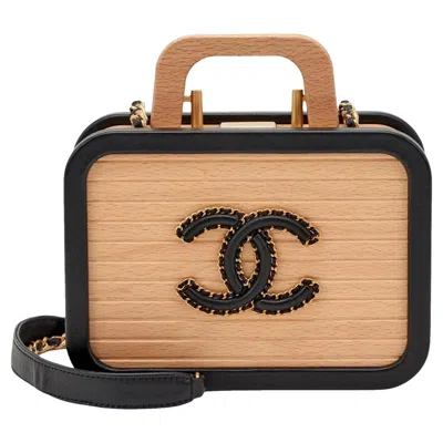 Pre-owned Chanel Vanity Case Chip-on Wood Leather Box With Chain Strap As2927 In Sand