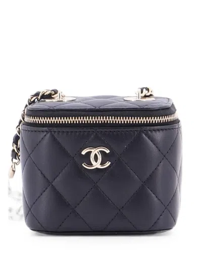 Pre-owned Chanel Vanity Case With Pearl Chain Quilted Lambskin Mini Clutch Bag In Black