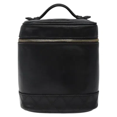 Pre-owned Chanel Vanity Leather Clutch Bag () In Black