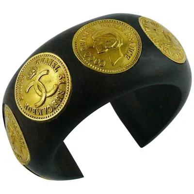 Pre-owned Chanel Vintage 1993 Iconic Coco 31 Rue Cambon Paris Coin Wooden Cuff Bracelet In Black