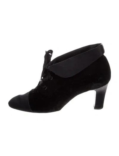 Pre-owned Chanel Vintage 1994 Lace-up Boots In Black