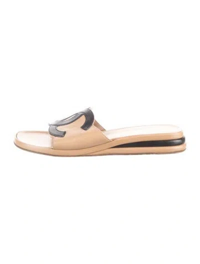 Pre-owned Chanel Vintage 2000's Slides In Neutrals