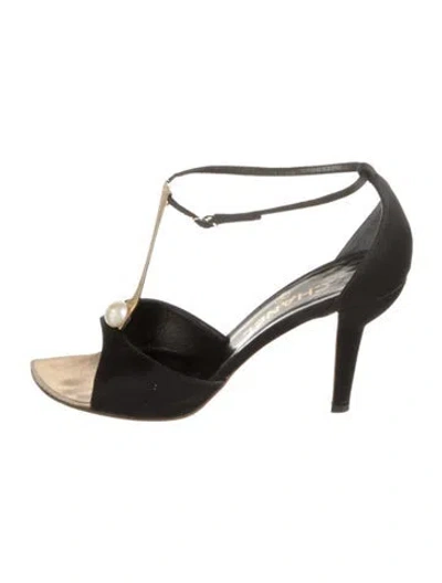 Pre-owned Chanel Vintage 2001 T-strap Sandals In Black/gold