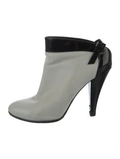 Pre-owned Chanel Vintage 2003 Boots In White