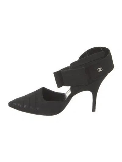 Pre-owned Chanel Vintage 2003 D'orsay Pumps In Black