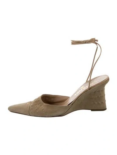 Pre-owned Chanel Vintage 2003 Slingback Pumps In Neutral