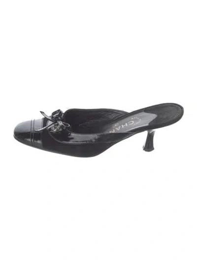 Pre-owned Chanel Vintage 2004 Mules In Black