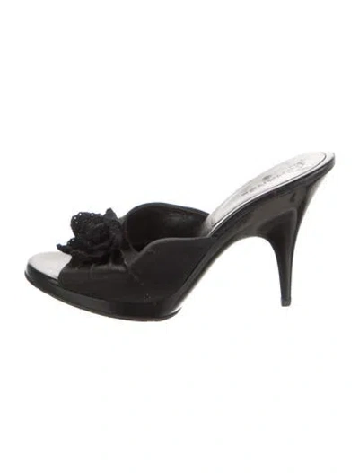 Pre-owned Chanel Vintage 2004 Slides In Black