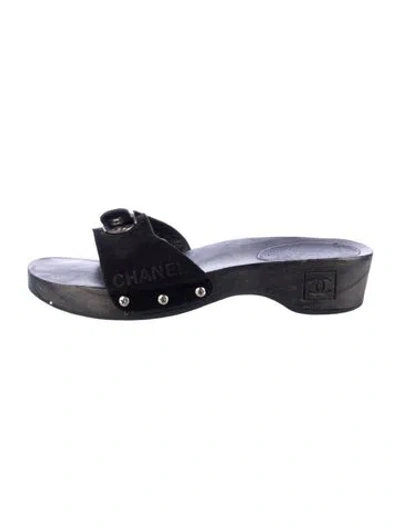 Pre-owned Chanel Vintage 2004 Slides In Black