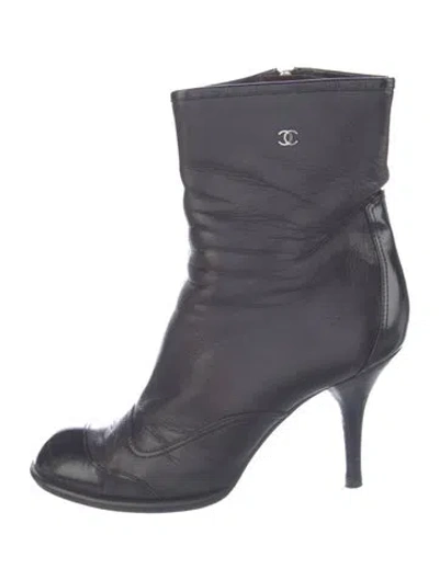 Pre-owned Chanel Vintage 2005 Boots In Black
