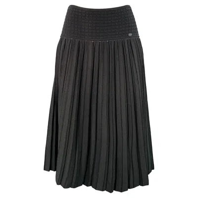Pre-owned Chanel Vintage 2005 Size 6 Black Viscose Blend Pleated Elastic Waistband Skirt