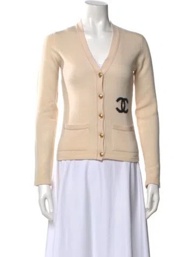 Pre-owned Chanel Vintage 2005 Sweater In Neutral