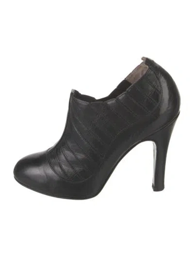Pre-owned Chanel Vintage 2006 Boots In Black