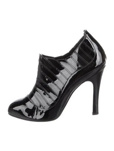 Pre-owned Chanel Vintage 2006 Pumps In Black