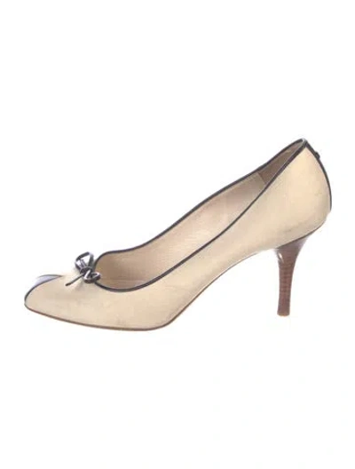 Pre-owned Chanel Vintage 2006 Pumps In Neutrals