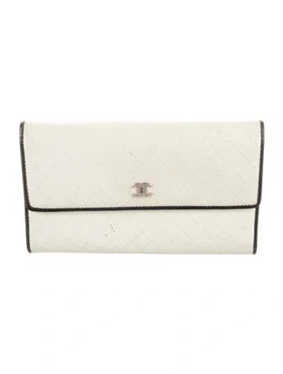 Pre-owned Chanel Vintage 2006-2008 Continental Wallet In Neutral