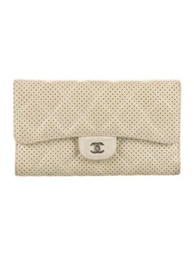 Pre-owned Chanel Vintage 2006-2008 Trifold Wallet In White