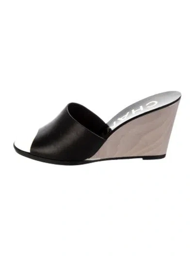 Pre-owned Chanel Vintage 2009 Mules In Black/neutrals