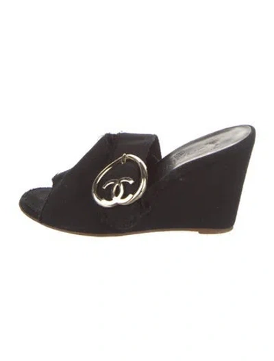 Pre-owned Chanel Vintage 2009 Slides In Black