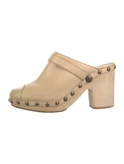 Pre-owned Chanel Vintage 2010 Slides In Neutral
