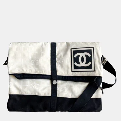 Pre-owned Chanel Vintage Canvas Messenger Bag In Black