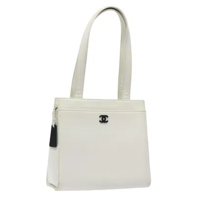 Pre-owned Chanel Vintage Cc Lock Tote Caviar Leather Shoulder Bag Bag () In White