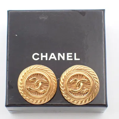 Pre-owned Chanel Vintage Cc Round Button Clip-on Earrings Metal _plated Jewelry () In Gold