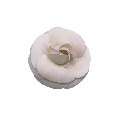 Pre-owned Chanel Vintage Cloth Brooch Camelia In White