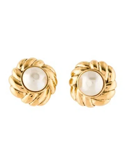 Pre-owned Chanel Vintage Faux Pearl Clip-on Earrings In White