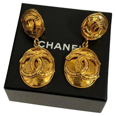 Pre-owned Chanel Vintage Gold Cc Medallion Drop Clip On Earrings In Multiple