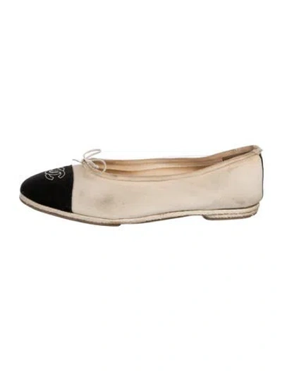 Pre-owned Chanel Vintage Interlocking Cc Logo Ballet Flats In Neutrals