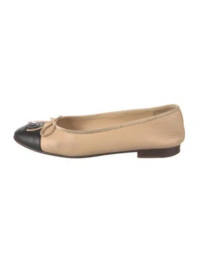 Pre-owned Chanel Vintage Interlocking Cc Logo Ballet Flats In Neutrals