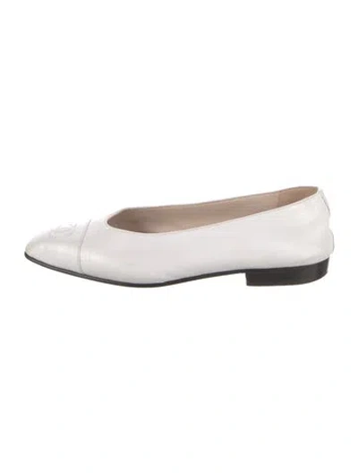 Pre-owned Chanel Vintage Interlocking Cc Logo Ballet Flats In White
