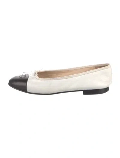 Pre-owned Chanel Vintage Interlocking Cc Logo Ballet Flats In White