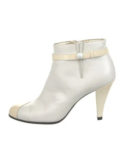 Pre-owned Chanel Vintage Interlocking Cc Logo Boots In White