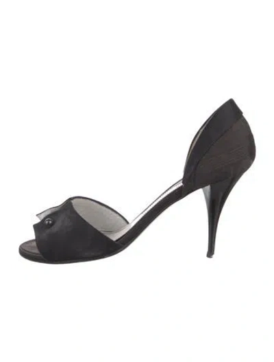 Pre-owned Chanel Vintage Interlocking Cc Logo D'orsay Pumps In Black