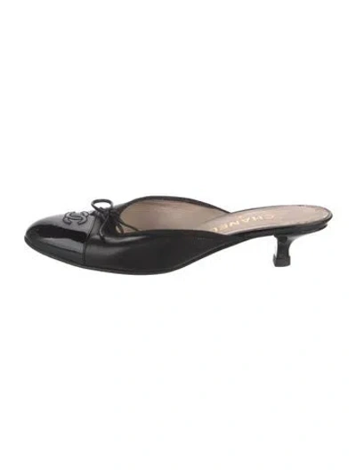 Pre-owned Chanel Vintage Interlocking Cc Logo Mules In Black