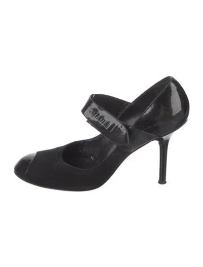 Pre-owned Chanel Vintage Interlocking Cc Logo Pumps In Black