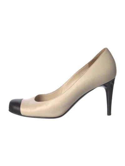 Pre-owned Chanel Vintage Interlocking Cc Logo Pumps In Neutral
