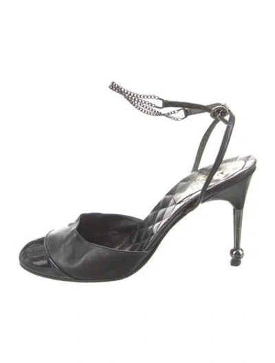 Pre-owned Chanel Vintage Interlocking Cc Logo Slingback Pumps In Black