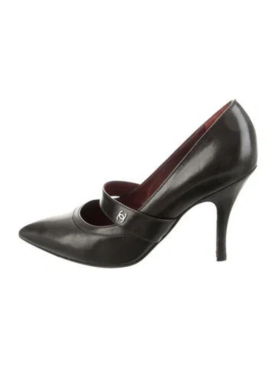Pre-owned Chanel Vintage Late 1990's - Early 2000's Pumps In Black