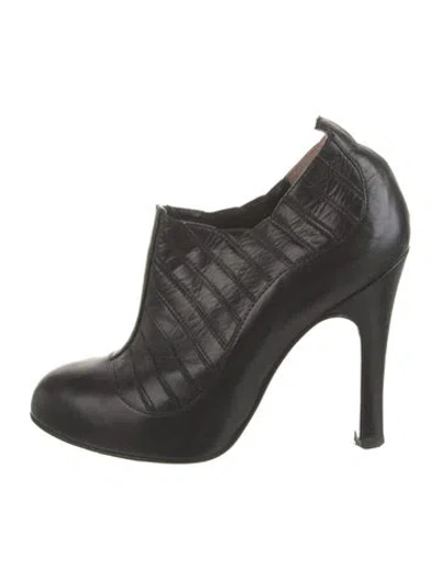 Pre-owned Chanel Vintage Leather Boots In Black
