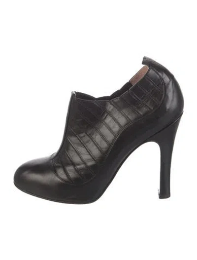 Pre-owned Chanel Vintage Leather Chelsea Boots In Black