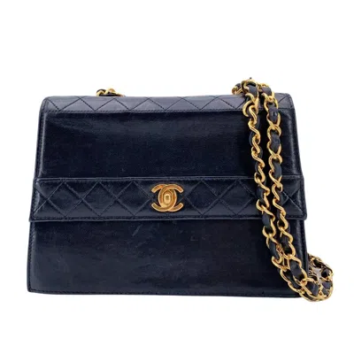 Pre-owned Chanel Vintage Leather Crossbody Bag Trapezio In Black
