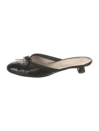 Pre-owned Chanel Vintage Leather Mules In Black